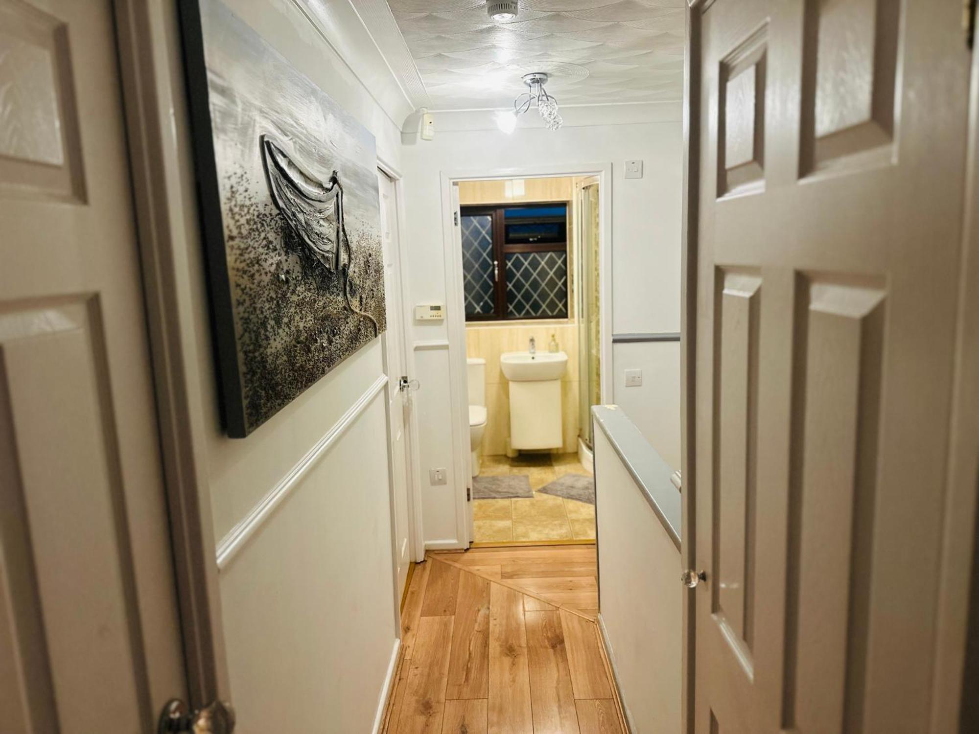 Home Away From Home Swindon Ngoại thất bức ảnh
