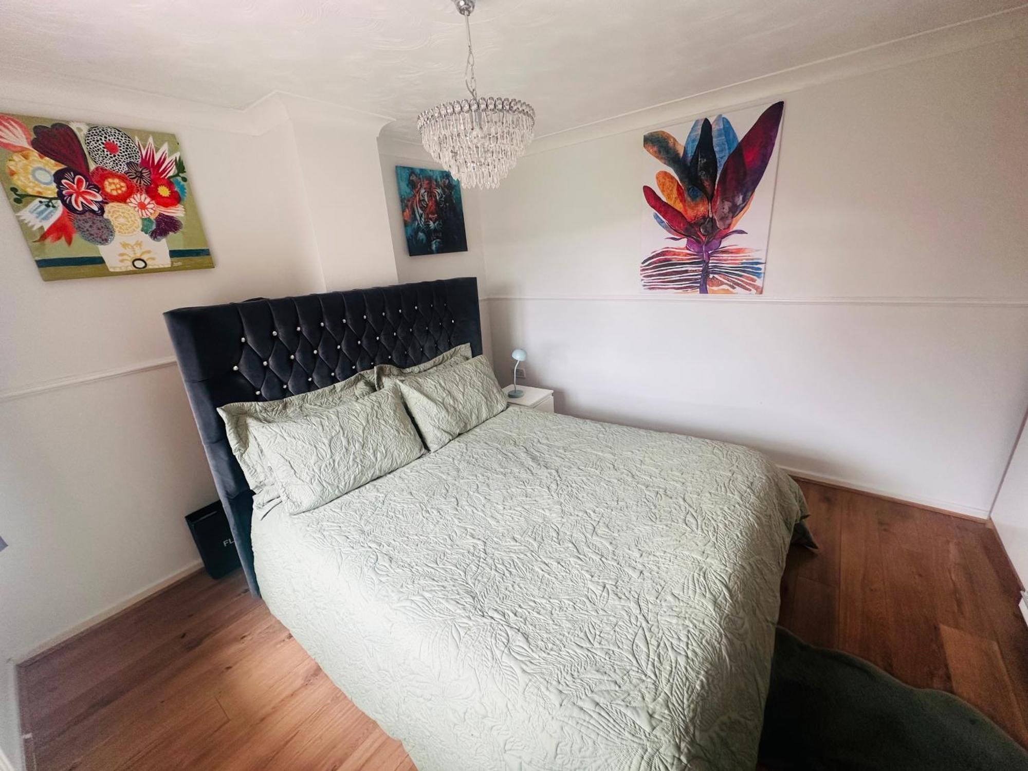 Home Away From Home Swindon Ngoại thất bức ảnh