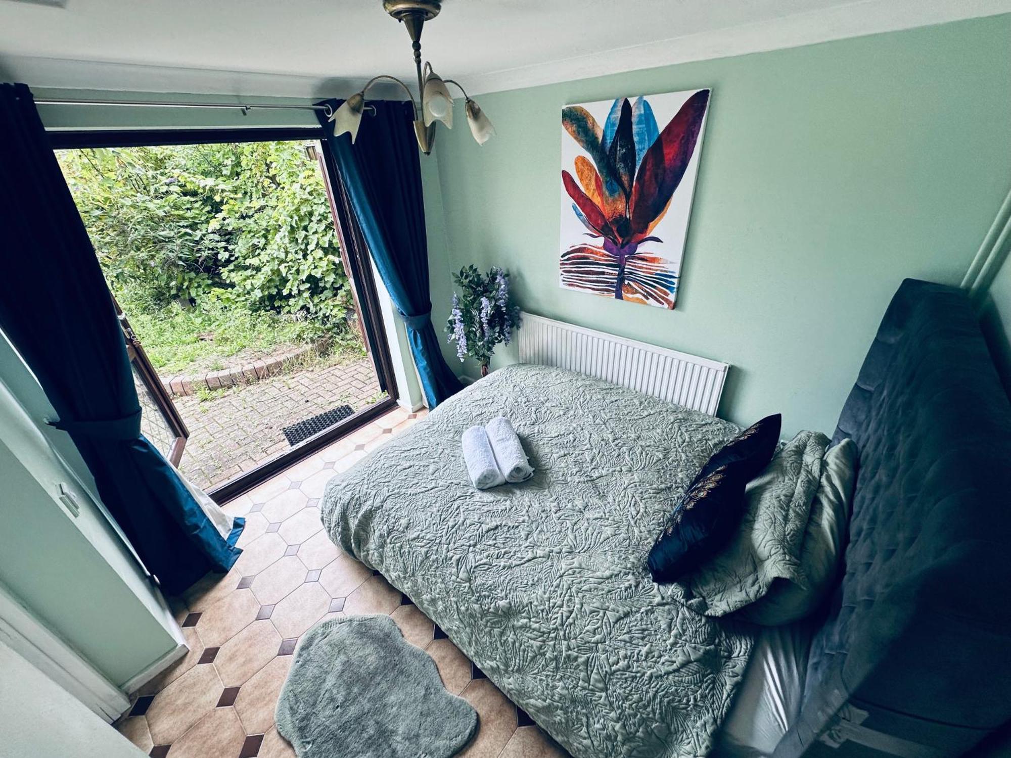 Home Away From Home Swindon Ngoại thất bức ảnh